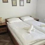 Jana Motel *